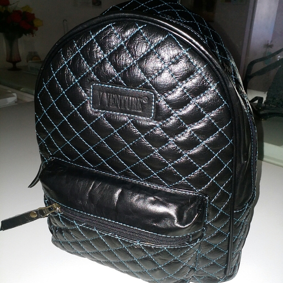 Backpack - Picture 6 of 8